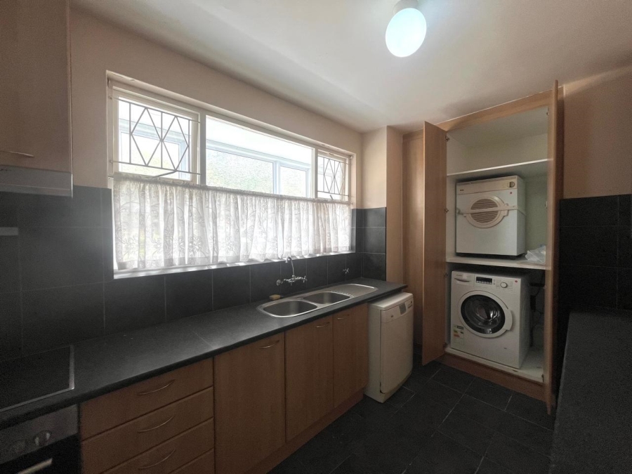 To Let 2 Bedroom Property for Rent in Muizenberg Western Cape